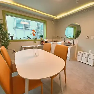 2* Гостевой дом Four Seasons House